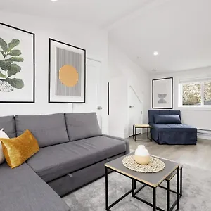 Newly Built Laneway 1 Bd Centrally Located Apartment